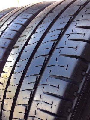 ยาง MICHELIN 215-65-16 ปี 15 ครบชุด 4 เส้น 5000  สภาพสวยๆไม่บวมไม่กินข้างดอกยางเหลือเยอะเอาไปวิ่งกันใด้อีกยาวค่ะ
