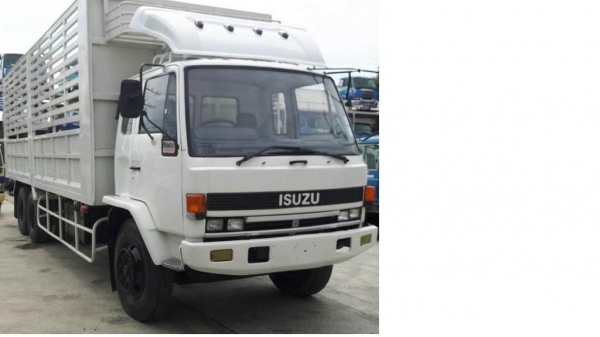 10 ล้อ ISUZU ROCKY กระบะยาว  7.2 ม. ทำสีใหม่ ราคา 500,000