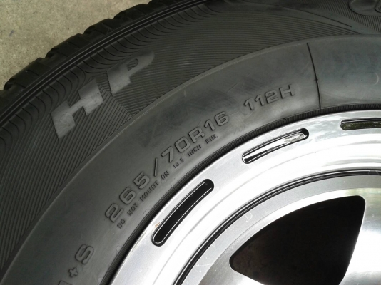 ขอบ16นิ้ว6รู พร้อมยาง สวยๆ 4 ล้อ ราคา 7800 บาท