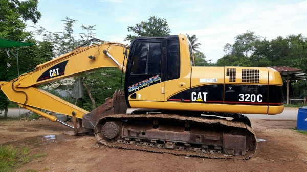 ขายรถแบคโฮ CAT 320 C JAPAN เอวใหม่ ช่วงล่างใหม่ทั้งหมด เอกสารเล่มทะเบียน ราคา 1550000