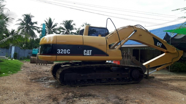 ขายรถแบคโฮ CAT 320 C JAPAN เอวใหม่ ช่วงล่างใหม่ทั้งหมด เอกสารเล่มทะเบียน ราคา 1550000