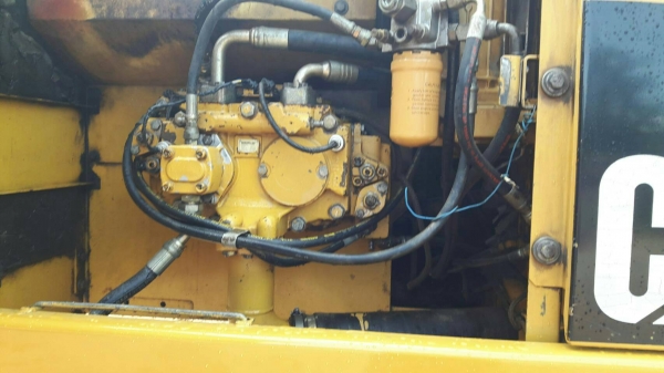 ขายรถแบคโฮ CAT 320 C JAPAN เอวใหม่ ช่วงล่างใหม่ทั้งหมด เอกสารเล่มทะเบียน ราคา 1550000