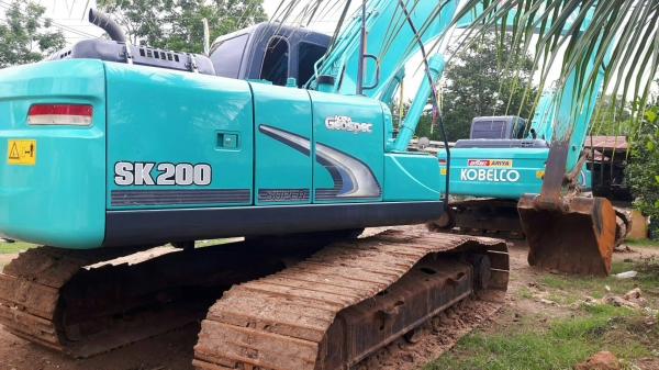 ขายรถแบคโฮ 2 คัน KOBELCO SK200-8 YN12 SUPER X ไมล์ 7000 ชม.ราคา 2400000