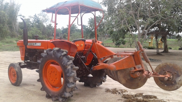 จัดส่งพี่ จ.ลพบุรี ขอบคุณครับ ขายรถไถนั่งขับคูโบต้า 28แรงพร้อมผาน5 สวยๆพร้อมใช้งาน จัดส่งพี่ จ.ลพบุรี ขอบคุณครับ ขายรถไถนั่งขับคูโบต้า 28แรงพร้อมผาน5 สวยๆพร้อมใช้งาน