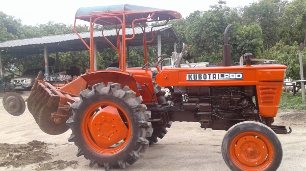 จัดส่งพี่ จ.ลพบุรี ขอบคุณครับ ขายรถไถนั่งขับคูโบต้า 28แรงพร้อมผาน5 สวยๆพร้อมใช้งาน จัดส่งพี่ จ.ลพบุรี ขอบคุณครับ ขายรถไถนั่งขับคูโบต้า 28แรงพร้อมผาน5 สวยๆพร้อมใช้งาน