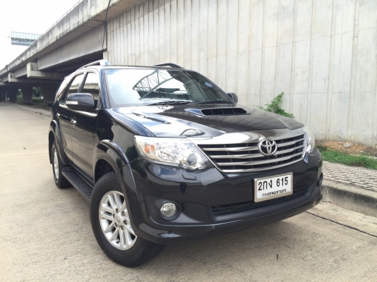 TOYOTA FORTUNER 3.0 V 4WD 2013 สภาพพร้อมใช้งาน ไม่มีชน