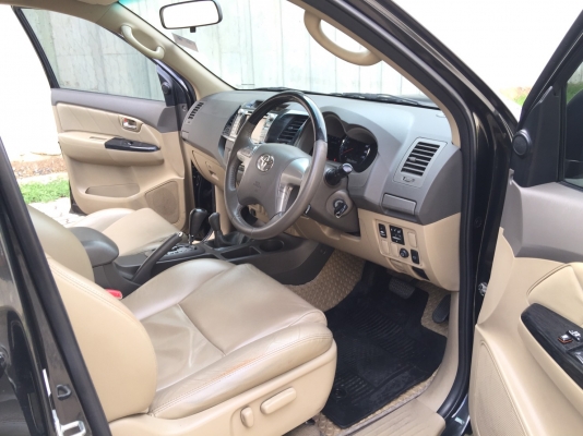 TOYOTA FORTUNER 3.0 V 4WD 2013 สภาพพร้อมใช้งาน ไม่มีชน TOYOTA FORTUNER 3.0 V 4WD 2013 สภาพพร้อมใช้งาน ไม่มีชน