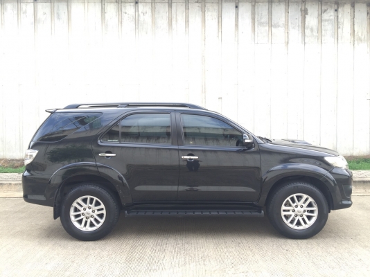 TOYOTA FORTUNER 3.0 V 4WD 2013 สภาพพร้อมใช้งาน ไม่มีชน TOYOTA FORTUNER 3.0 V 4WD 2013 สภาพพร้อมใช้งาน ไม่มีชน