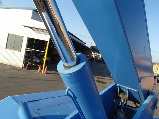 ลิฟต์กระเช้า AICHI SR182 ยกได้สูง 18 เมตร สภาพสวยจัด ถึงไทยแล้ว อยากขายราคาไม่แพงครับ นำเข้าจากญี่ปุ่น