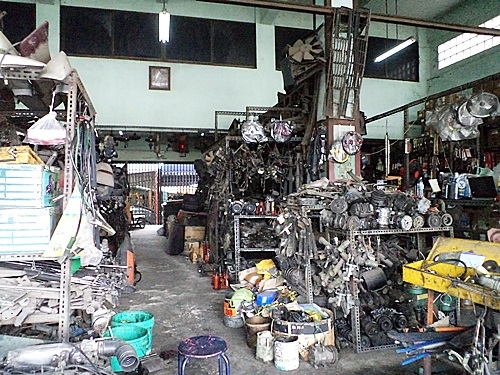 ขายโละเลิกกิจการ อะไหล่เก่าจากญี่ปุ่น (เซียงกง) แยกขายเป็นประเภทได้ เช่น ไดชาร์เบนซิน250   ไดชาร์ดีเซล500   พัดลมไฟฟ้า250  แกนพวงมาลัย500  แกนพวงมาลัยรุ่น720 ราคา800 โฃคฝาท้าย100  หม้อลมรถตู้500 คาบิว300 เบาะ800 โฃคอัฟรถเก๋ง400 โชคอัฟรถกระบะ/รถใหญ่(โชคกระ