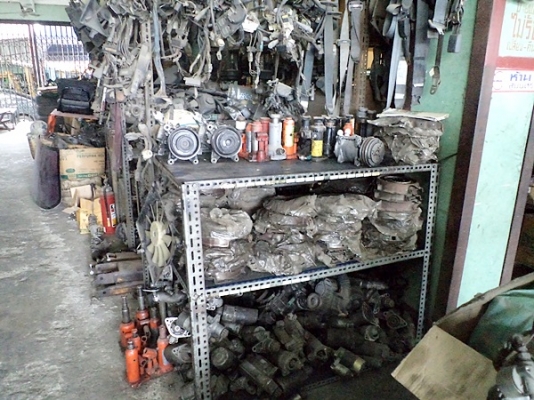 ขายโละเลิกกิจการ อะไหล่เก่าจากญี่ปุ่น (เซียงกง) แยกขายเป็นประเภทได้ เช่น ไดชาร์เบนซิน250   ไดชาร์ดีเซล500   พัดลมไฟฟ้า250  แกนพวงมาลัย500  แกนพวงมาลัยรุ่น720 ราคา800 โฃคฝาท้าย100  หม้อลมรถตู้500 คาบิว300 เบาะ800 โฃคอัฟรถเก๋ง400 โชคอัฟรถกระบะ/รถใหญ่(โชคกระ