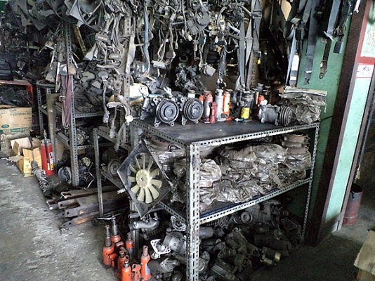 ขายโละเลิกกิจการ อะไหล่เก่าจากญี่ปุ่น (เซียงกง) แยกขายเป็นประเภทได้ เช่น ไดชาร์เบนซิน250   ไดชาร์ดีเซล500   พัดลมไฟฟ้า250  แกนพวงมาลัย500  แกนพวงมาลัยรุ่น720 ราคา800 โฃคฝาท้าย100  หม้อลมรถตู้500 คาบิว300 เบาะ800 โฃคอัฟรถเก๋ง400 โชคอัฟรถกระบะ/รถใหญ่(โชคกระ