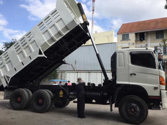 สายแข็งทางนี้ครับ ดั้มเหมืองHINO FM2P 380 ปี56แรงดั้มเสาอากาศท้องเรืออู่เสรีชัยยางใหม่10เส้น 2250000 086-6642-442 specดั้ม ท่อนแรกรับน้ำหนัก62ตันท่อนบน34ตัน