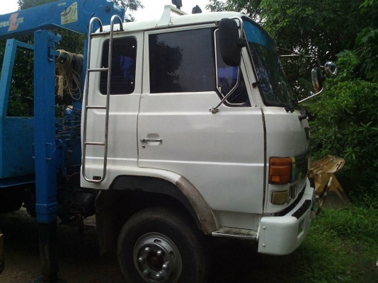 รถฮีโน่ 6 ล้อ ท้ายลาด ( ติดเครน 3ตัน. ) FD174B  185 แรงม้า. ปี 39.   สนใจติดต่อ  081 - 6079515