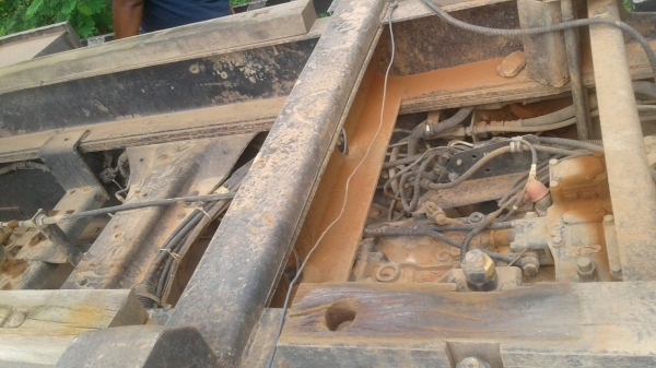 รถอีซุซุ 10 ล้อดั้ม FXZ 270 แรงม้า ปี 48.    สนใจติดต่อ  081 - 6079515