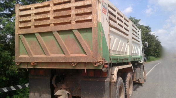 รถอีซุซุ 10 ล้อดั้ม FXZ 270 แรงม้า ปี 48.    สนใจติดต่อ  081 - 6079515