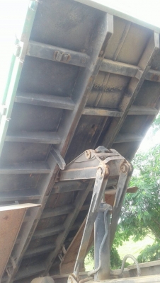 รถอีซุซุ 10 ล้อดั้ม FXZ 270 แรงม้า ปี 48.    สนใจติดต่อ  081 - 6079515