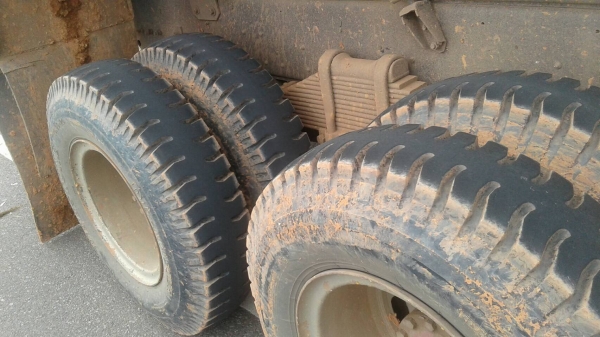 รถอีซุซุ 10 ล้อดั้ม FXZ 270 แรงม้า ปี 48.    สนใจติดต่อ  081 - 6079515