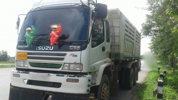 รถอีซุซุ 10 ล้อดั้ม FXZ 270 แรงม้า ปี 48.    สนใจติดต่อ  081 - 6079515