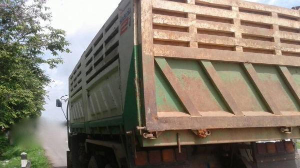 รถอีซุซุ 10 ล้อดั้ม FXZ 270 แรงม้า ปี 48.    สนใจติดต่อ  081 - 6079515