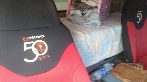 รถอีซุซุ 10 ล้อดั้ม FXZ 270 แรงม้า ปี 48.    สนใจติดต่อ  081 - 6079515