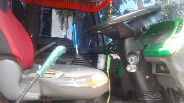 รถอีซุซุ 10 ล้อดั้ม FXZ 270 แรงม้า ปี 48.    สนใจติดต่อ  081 - 6079515