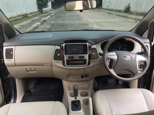toyota innova 2.0g สีเทา ปี 2014 รถมือเดียวไมล์แท้วิ่งน้อย