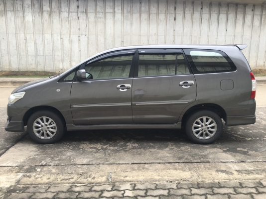 toyota innova 2.0g สีเทา ปี 2014 รถมือเดียวไมล์แท้วิ่งน้อย