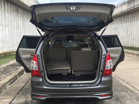 toyota innova 2.0g สีเทา ปี 2014 รถมือเดียวไมล์แท้วิ่งน้อย