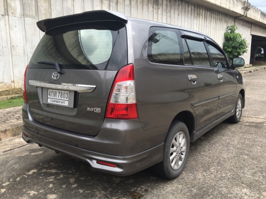 toyota innova 2.0g สีเทา ปี 2014 รถมือเดียวไมล์แท้วิ่งน้อย
