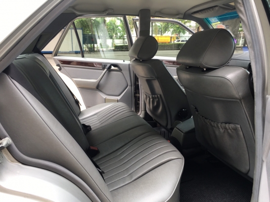 1995 BENZ E-CLASS E200 โฉม W124 สีเทา