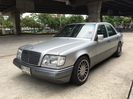 1995 BENZ E-CLASS E200 โฉม W124 สีเทา