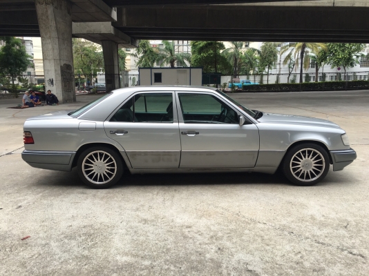 1995 BENZ E-CLASS E200 โฉม W124 สีเทา