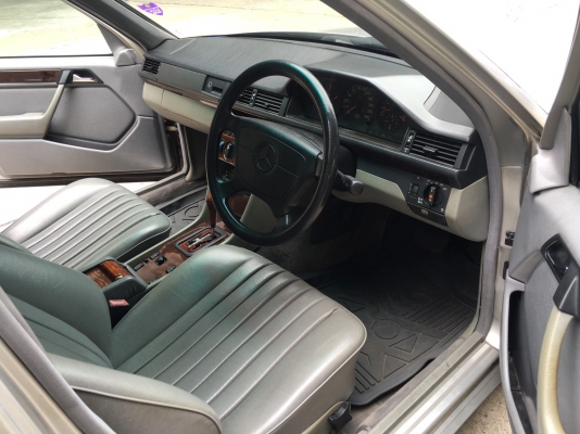 1995 BENZ E-CLASS E200 โฉม W124 สีเทา