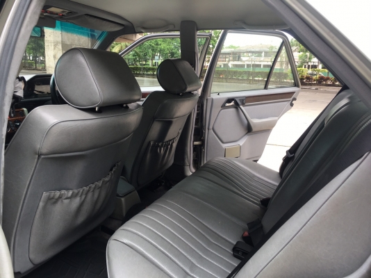 1995 BENZ E-CLASS E200 โฉม W124 สีเทา