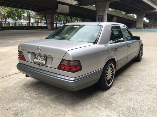 1995 BENZ E-CLASS E200 โฉม W124 สีเทา