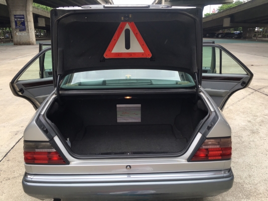 1995 BENZ E-CLASS E200 โฉม W124 สีเทา