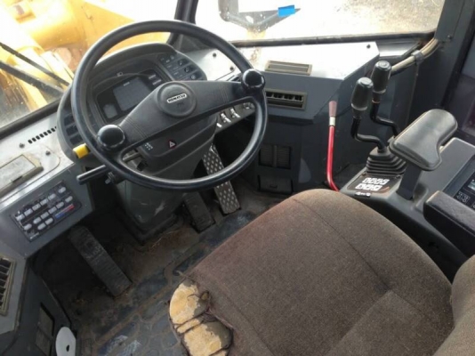 Komatsu WA300-3E เก่าญี่ปุ่น สภาพดีพร้อมใช้งาน โทร.090-986-2521 อ๊อบ