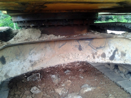 komatsu pc200 รุ่น 6 เปลี่ยนหัวเก๋งรุ่น 7 สภาพสวยสมบูรณ์ (มีใบอินวอย) komatsu pc200 รุ่น 6 เปลี่ยนหัวเก๋งรุ่น 7 สภาพสวยสมบูรณ์ (มีใบอินวอย)