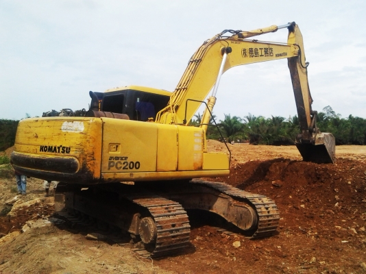 komatsu pc200 รุ่น 6 เปลี่ยนหัวเก๋งรุ่น 7 สภาพสวยสมบูรณ์ (มีใบอินวอย) komatsu pc200 รุ่น 6 เปลี่ยนหัวเก๋งรุ่น 7 สภาพสวยสมบูรณ์ (มีใบอินวอย)