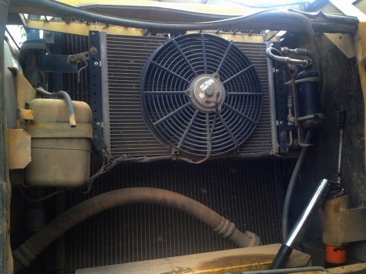 komatsu pc200 รุ่น 6 เปลี่ยนหัวเก๋งรุ่น 7 สภาพสวยสมบูรณ์ (มีใบอินวอย) komatsu pc200 รุ่น 6 เปลี่ยนหัวเก๋งรุ่น 7 สภาพสวยสมบูรณ์ (มีใบอินวอย)