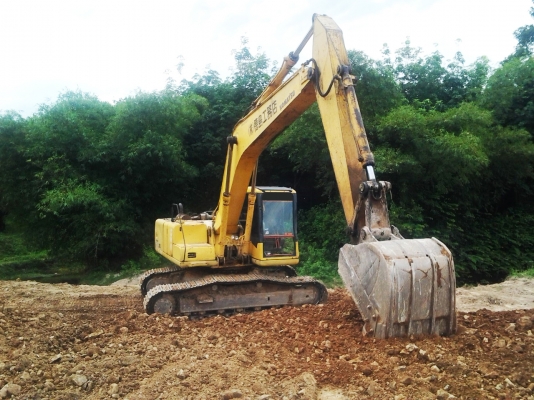 komatsu pc200 รุ่น 6 เปลี่ยนหัวเก๋งรุ่น 7 สภาพสวยสมบูรณ์ (มีใบอินวอย) komatsu pc200 รุ่น 6 เปลี่ยนหัวเก๋งรุ่น 7 สภาพสวยสมบูรณ์ (มีใบอินวอย)