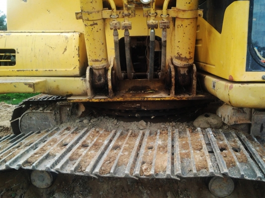 komatsu pc200 รุ่น 6 เปลี่ยนหัวเก๋งรุ่น 7 สภาพสวยสมบูรณ์ (มีใบอินวอย) komatsu pc200 รุ่น 6 เปลี่ยนหัวเก๋งรุ่น 7 สภาพสวยสมบูรณ์ (มีใบอินวอย)