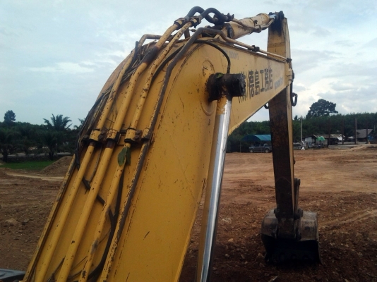 komatsu pc200 รุ่น 6 เปลี่ยนหัวเก๋งรุ่น 7 สภาพสวยสมบูรณ์ (มีใบอินวอย) komatsu pc200 รุ่น 6 เปลี่ยนหัวเก๋งรุ่น 7 สภาพสวยสมบูรณ์ (มีใบอินวอย)