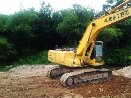 komatsu pc200 รุ่น 6 เปลี่ยนหัวเก๋งรุ่น 7 สภาพสวยสมบูรณ์ (มีใบอินวอย) komatsu pc200 รุ่น 6 เปลี่ยนหัวเก๋งรุ่น 7 สภาพสวยสมบูรณ์ (มีใบอินวอย)