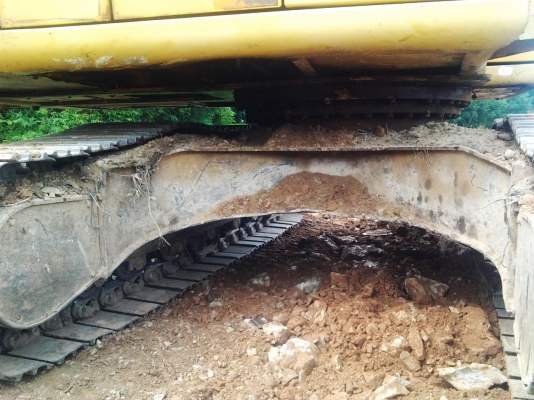 komatsu pc200 รุ่น 6 เปลี่ยนหัวเก๋งรุ่น 7 สภาพสวยสมบูรณ์ (มีใบอินวอย) komatsu pc200 รุ่น 6 เปลี่ยนหัวเก๋งรุ่น 7 สภาพสวยสมบูรณ์ (มีใบอินวอย)