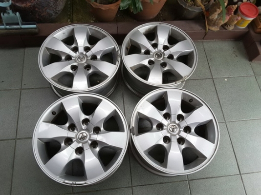 ล้อติดรถ Vigo 4WD ขอบ16 กว้าง7 สภาพสวย 1ชุด ล้อติดรถ Vigo 4WD ขอบ16 กว้าง7 สภาพสวย 1ชุด