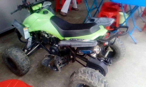ขายรถ ATV ขับเคลื่อนขุมพลัง 125cc เกียร์ธรรมดา สภาพดี ยางดีทั้งสี่เส้นมีดอก หนา มากๆ แรงๆ ตะกุยดีไว้ลุยได้เลย ขายสด 26,000.-บาท เท่านั้น
