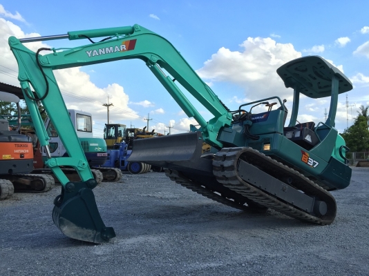 ขายถูก รถขุดยอดนิยม YANMAR B37-2 เก่าญี่ปุ่นแท้ สภาพสวยพร้อมใช้ โทร.086-303-9797 กู๋อ๋า