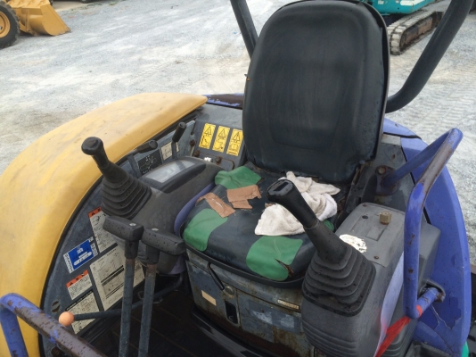 KOMATSU PC30MR เก่าญี่ปุ่น พร้อมใช้งาน โทร.086-303-9797 กู๋อ๋า